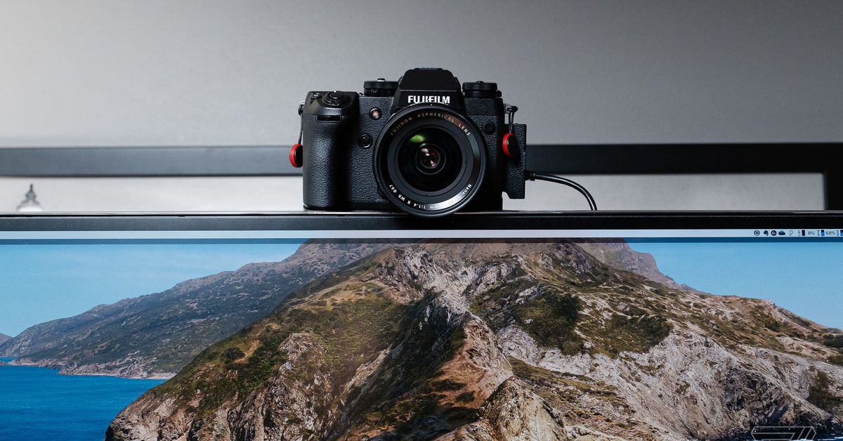 Fujifilm releases app to turn mirrorless cameras into webcams