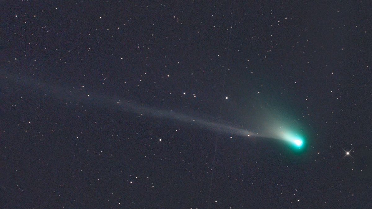 Science Tips  Tips  Tricks   Technology Comet SWAN: A brilliant ‘icy wanderer’ in photos