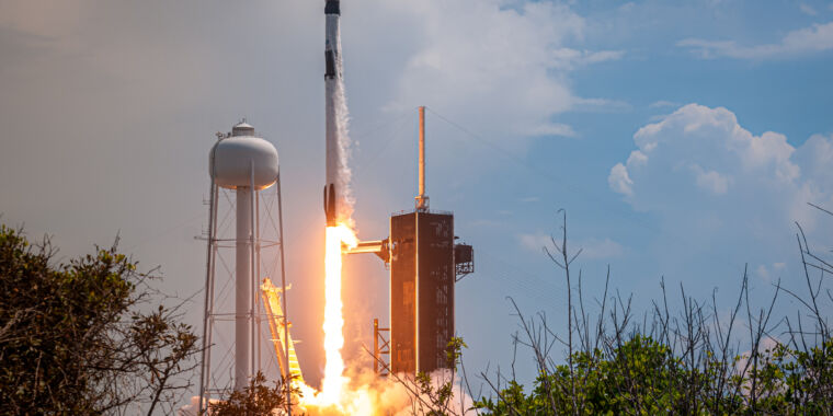 Science Tips  Tips  Tricks   Technology Rocket Report: Falcon 9 leaps forward; a gator and a Dragon