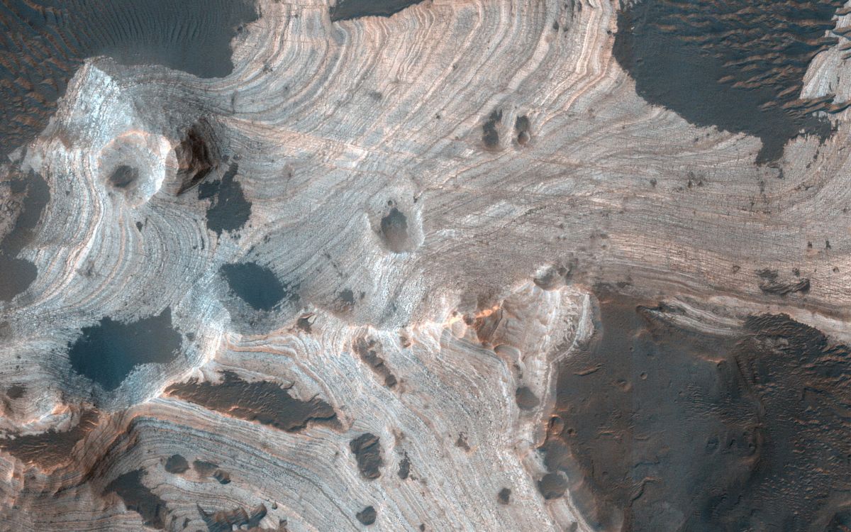Science Tips  Tips  Tricks   Technology Mars rock layers swirl in gorgeous crater photo